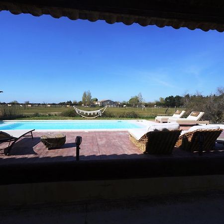 Mas Lou Caloun - Chambre D'Hote Face A La Piscine En Camargue - Les Saintes Maries De La Mer Exterior photo